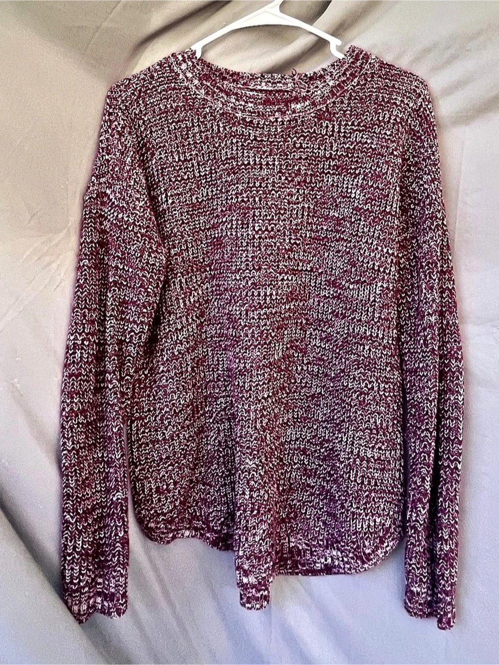 SO Marled Crew Neck Sweater in Burgundy & White Size Medium